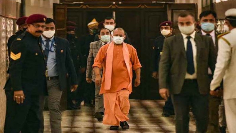 यूपी के ‘महाराज’ ने पेश किया रिपोर्ट कार्ड: विकास से लेकर गुंडई-दंगा पर लगाम तक