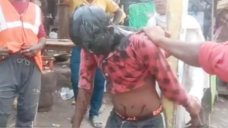 खंभे से बांध पीटा, आधी मूँछ काट गाँव में घुमाया: बहराईच में दलित को तालिबानी सजा