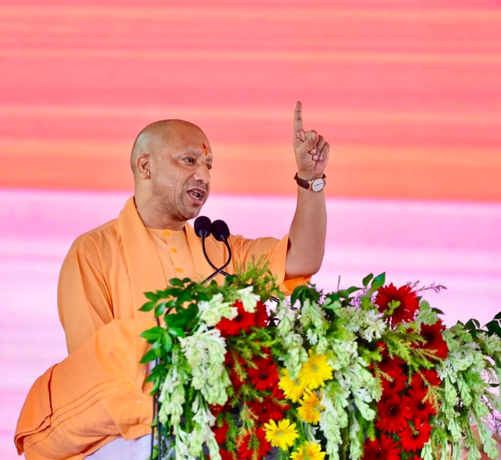 CM योगी ने दिया कब्जे वाली वक्फ संपत्तियों की पहचान का निर्देश, बारांबकी में 812 मिलीं