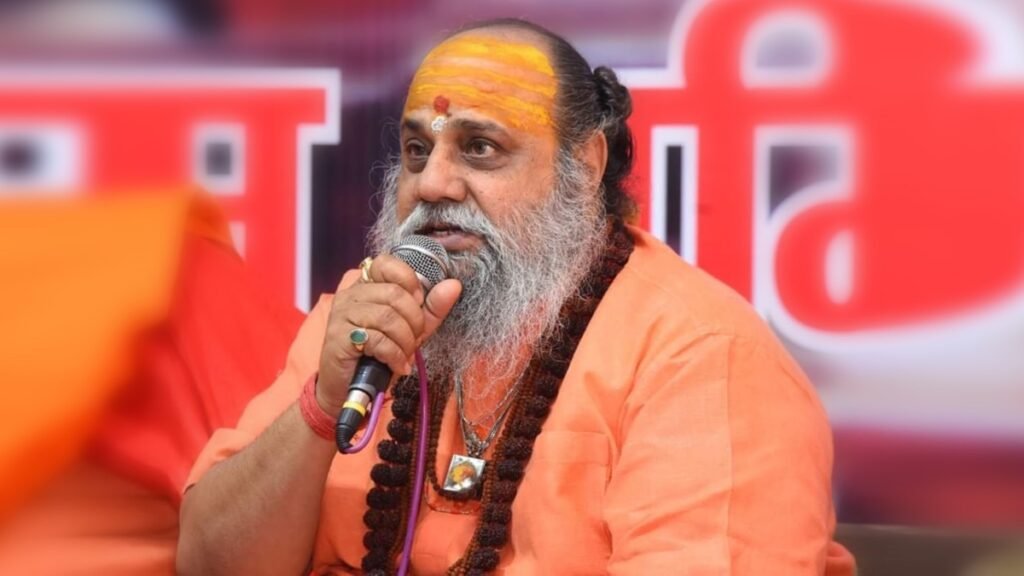 गोरखनाथ मंदिर में मुसलमानों की भी दुकानें, योगी जी मुस्लिम विरोधी नहीं: महंत नारायण गिरि